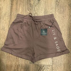 LIV & SAGE  Trendsetter Chic‎ Shorts